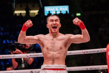 Фотография к новости: Казахстанец ярко дебютировал в лиге кулачных боев Конора Макгрегора