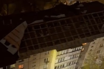 Фотография к новости: Разрушенные дома, деревья, пострадавший: Алматы охватил мощный ураган