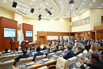 Фотография к новости: Депутаты требуют сохранить розничный налог и защищают интересы бизнеса