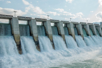 Фотография к новости: Сенатор требует провести сейсмический мониторинг состояния дамб в Казахстане