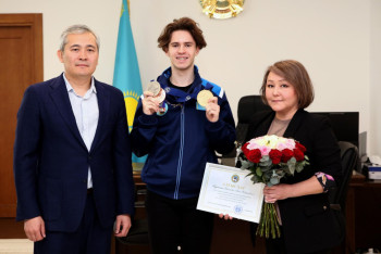 Фотография к новости: Казахстанский фигурист получил лицензию и 2,5 млн тенге от акимата