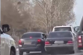 Фотография к новости: Водители устроили разборки на дороге в Павлодаре