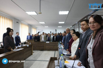 Фотография к новости: Девушки не вызвали скорую, кидали камни: Мама Шерзата рассказала о бездействии очевидцев