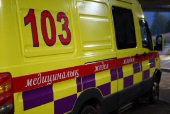 Фотография к новости: В Акмолинской области перевернулся автобус с детьми: что известно о состоянии юных футболистов