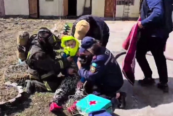 Фотография к новости: Пожарные спасли женщину из горящего дома в Семее