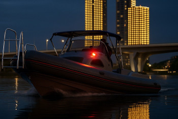 Фотография к новости: Ночные патрули на катерах по Есилю сняли на видео в  Астане