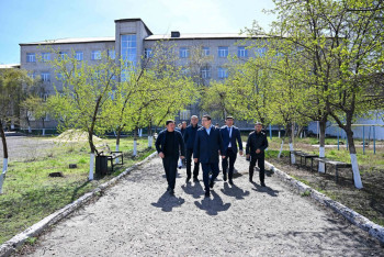 Фотография к новости: Не отвечают требованиям: Берик Уали поручил обновить спортобъекты Семея