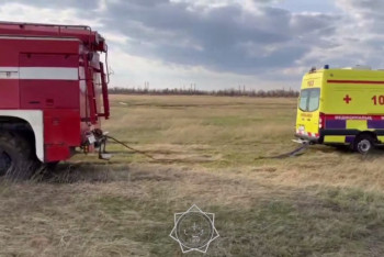 Фотография к новости: Карагандинские медики по пути на вызов застряли в грязи