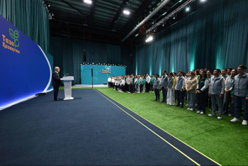 Фотография к новости: Глава государства высоко оценил деятельность волонтеров страны