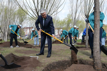 Фотография к новости: Токаев принял участие в экофестивале "Таза Қазақстан"