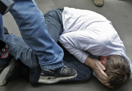 Фотография к новости: Когда бьют "старшаки": почему процветают группировки среди молодёжи