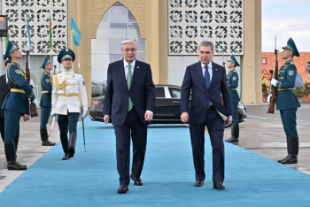 Фотография к новости: Токаев проводил Бердымухамедова в аэропорту Туркестана