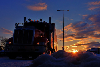 Фотография к новости: Водитель фуры покончил с собой в кабине грузовика в Карагандинской области