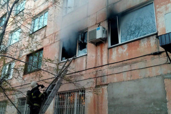 Фотография к новости: Трёх детей спасли из пожара в Павлодаре