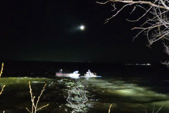 Фотография к новости: Катающихся ночью на катамаране детей искали на озере Котырколь