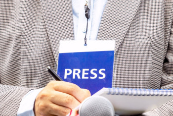 Фотография к новости: Шанс для журналистов: в Казахстане открывается прием заявок на президентские награды