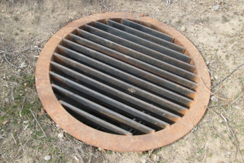 Фотография к новости: Двух человек достали из септика в Костанайской области