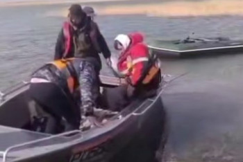 Фотография к новости: Троих рыбаков спасли из канала имени Сатпаева в Карагандинской области