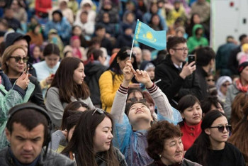 Фотография к новости: Большинство казахстанцев уверены в правильности направления развития страны