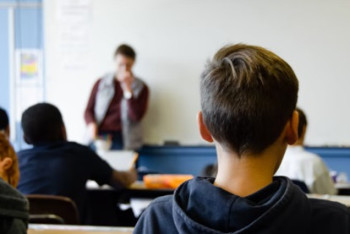 Фотография к новости: Фейк опровергнут: в школе-интернате Ленгера никто не отчислял детей с особыми потребностями