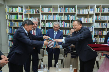 Фотография к новости: Уникальный сборник фронтовых писем казахских солдат презентовали в Астане