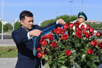 Фотография к новости: Память Рахимжана Кошкарбаева почтили минутой молчания в Астане