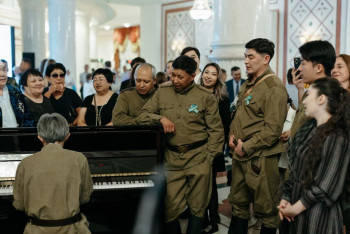 Фотография к новости: Музыка Победы:  театр "Астана Опера" подарил зрителям трогательный концерт