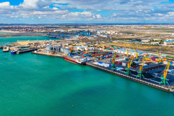 Фотография к новости: В порту Актау для улучшения судоходства проведут дноуглубительные работы