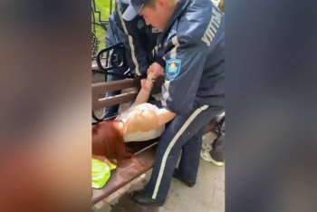 Фотография к новости: В Астане гвардейцы спасли девушку с приступом на улице