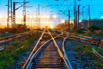 Фотография к новости: Тепловоз столкнулся с легковым автомобилем на станции Костанай