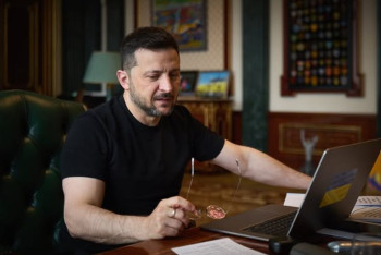 Фотография к новости: Зеленский отреагировал на предложение Путина о переговорах