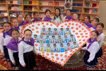 Фотография к новости: Душевное признание: столичные школьники записали видео для мам