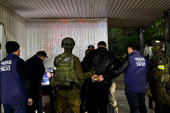 Фотография к новости: Оружие, наркотики и вымогательство: В Актау накрыли опасную группу