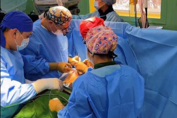 Фотография к новости: Алматинские врачи удалили смертельно опасную опухоль размером с яйцо