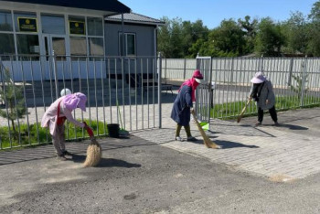Фотография к новости: В Каратальском районе прошёл масштабный субботник в рамках экоакции "Таза Қазақстан"