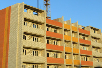 Фотография к новости: Нуждающиеся в жилье казахстанцы получат доступ к госпомощи через новый портал