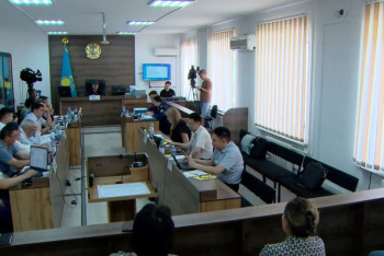 Фотография к новости: "Он кричал, что в него что-то воткнули": в суде показали очную ставку Гайыпбаева и Сакиева