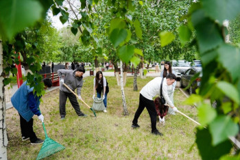 Фотография к новости: Студенты и волонтеры очистили берега гребного канала в Астане