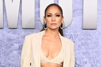 Фотография к новости: Футбол отложили ради шоу Дженнифер Лопес в Алматы