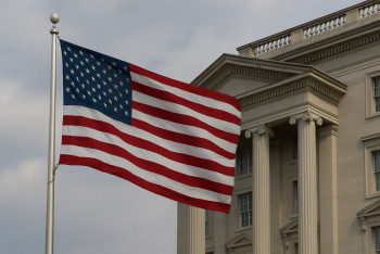 Фотография к новости: США приостановили собеседования на студенческие визы