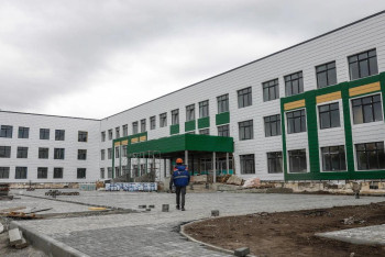 Фотография к новости: На востоке Казахстана возводят современные школы с лифтами и спортзалами