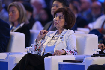 Фотография к новости: Мудрые женщины нужны миру сильных мужчин с оружием — президент Северной Македонии