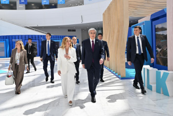 Фотография к новости: Токаев и Мелони приняли участие в специальной сессии Астана Форума