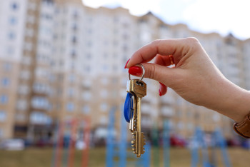 Фотография к новости: 40 детей-сирот получили долгожданное жильё в Караганде