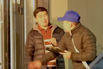 Фотография к новости: Казпочта начала доставлять пощечины от бывших