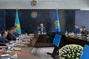 Фотография к новости: Токаев посетил КНБ и поручил усилить защиту информационной безопасности страны