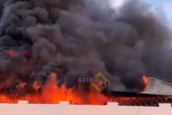 Фотография к новости: Под Актау загорелся склад в воинской части