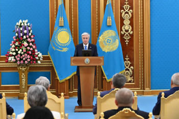 Фотография к новости: "Вы — герои мирного времени": Токаев поблагодарил врачей за труд и преданность