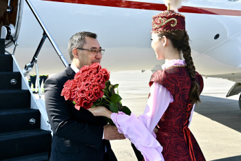 Фотография к новости: Президент Кыргызстана прилетел в Астану