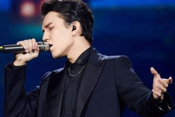 Фотография к новости: Димаш выступил перед Си Цзиньпином и главами Центральной Азии